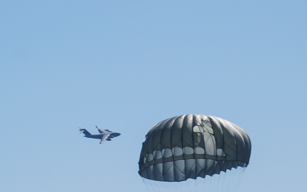 Alaska Air Guard C-17 crews and guardian angels train in Hawaii