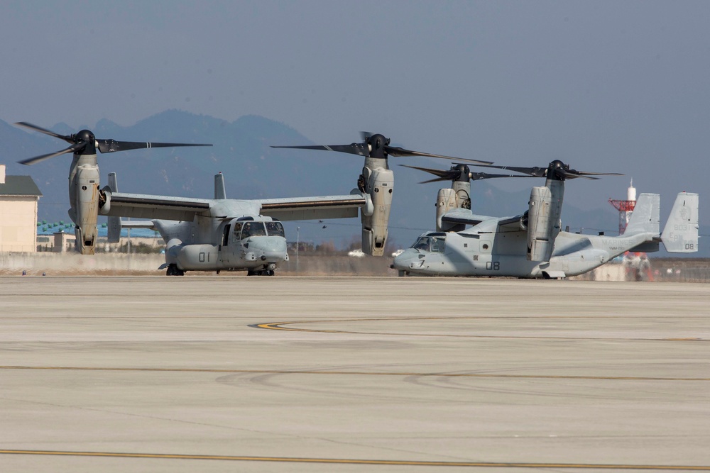 VMM-265 arrives at MCAS Iwakuni