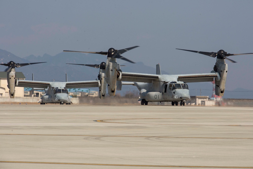 VMM-265 arrives at MCAS Iwakuni