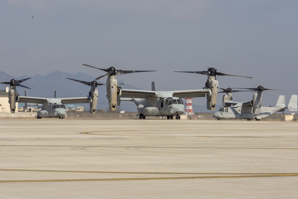 VMM-265 arrives at MCAS Iwakuni