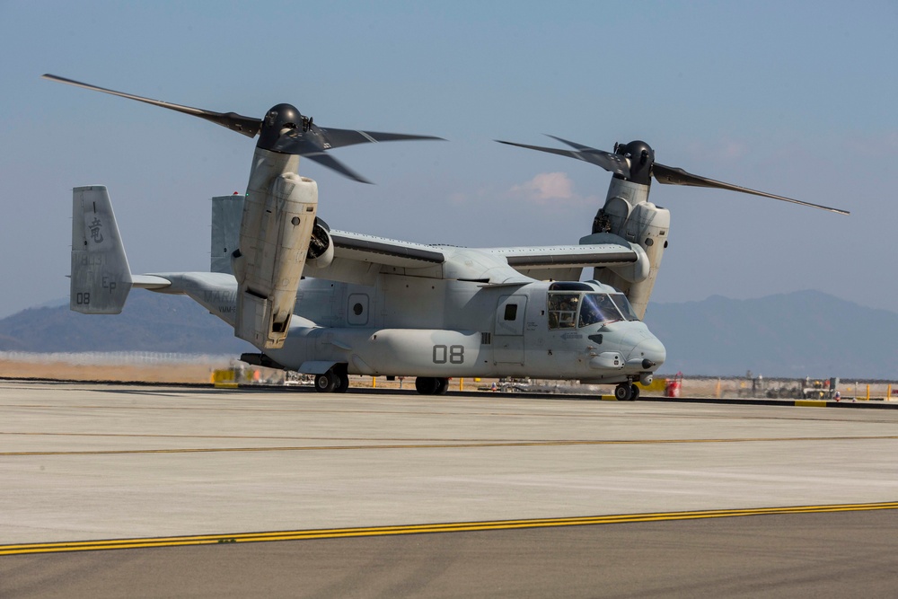 VMM-265 arrives at MCAS Iwakuni