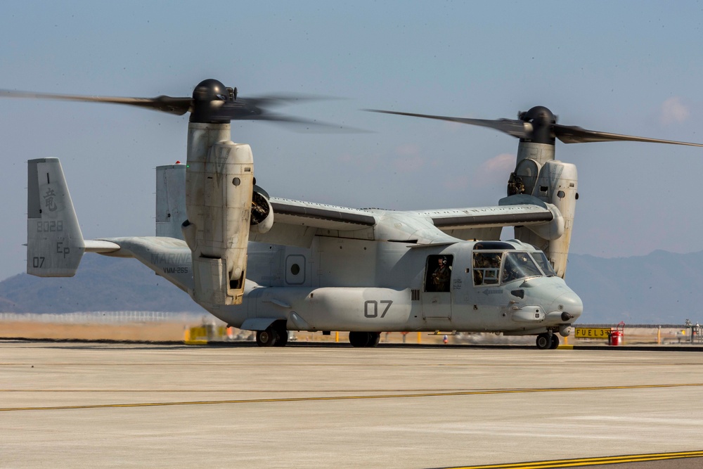 VMM-265 arrives at MCAS Iwakuni