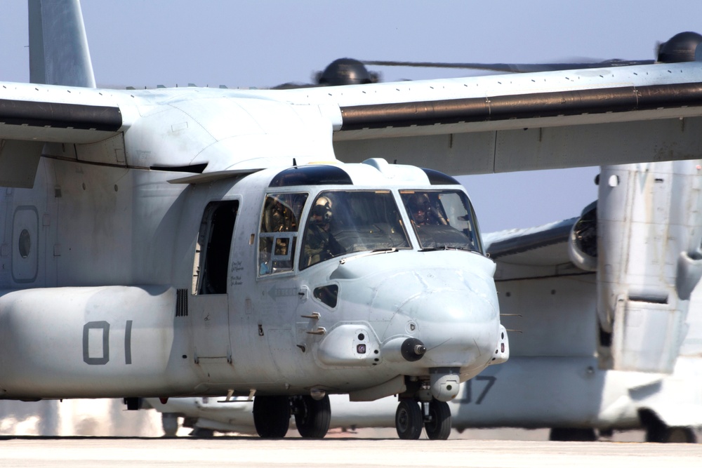 VMM-265 arrives at MCAS Iwakuni