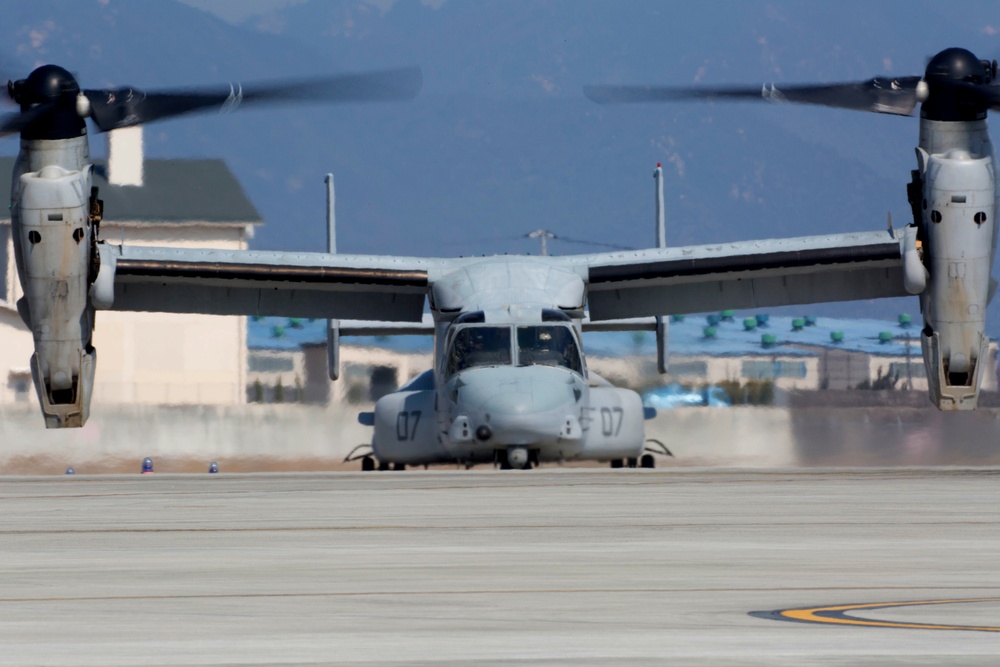 VMM-265 arrives at MCAS Iwakuni