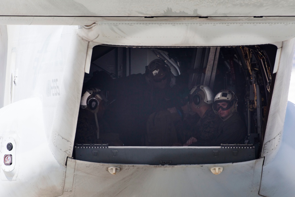 VMM-265 arrives at MCAS Iwakuni