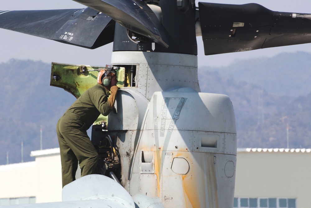 VMM-265 arrives at MCAS Iwakuni