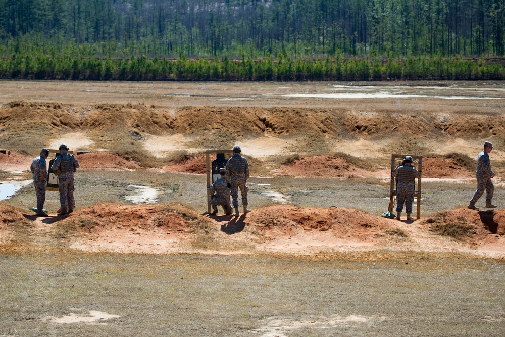 4-118th HHC Day at the Range