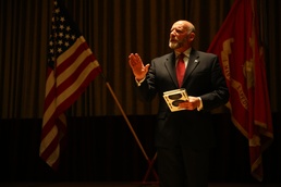 I MEF leaders gather for professional dinner