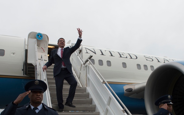 Secretary of defense arrives in Seattle