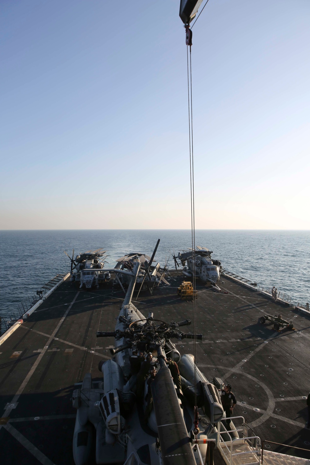 Marine Medium Tiltrotor Squadron (VMM) 162 (Reinforced) replacing main rotor head aboard the USS Arlington