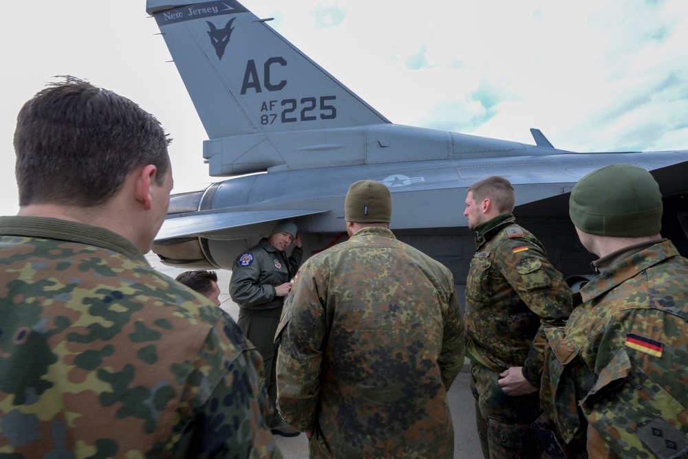 German JTACs learn about F-16C capabilities