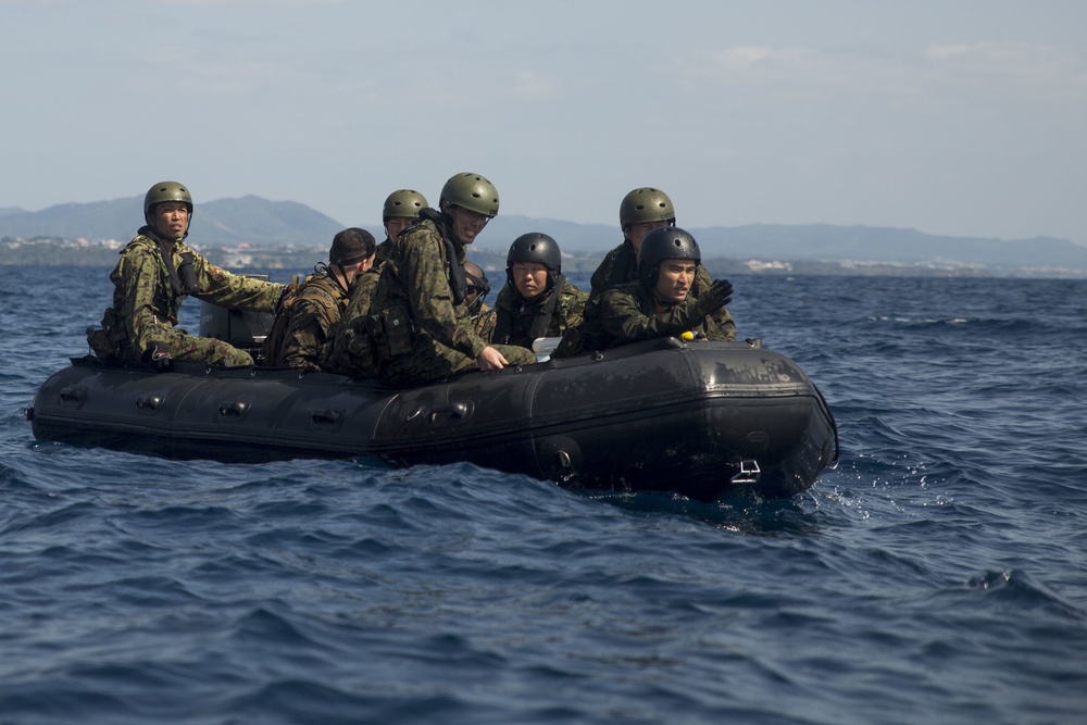 DVIDS - Images - JGSDF Observe 3rd Recon Bn. navigate the seas [Image 3 ...