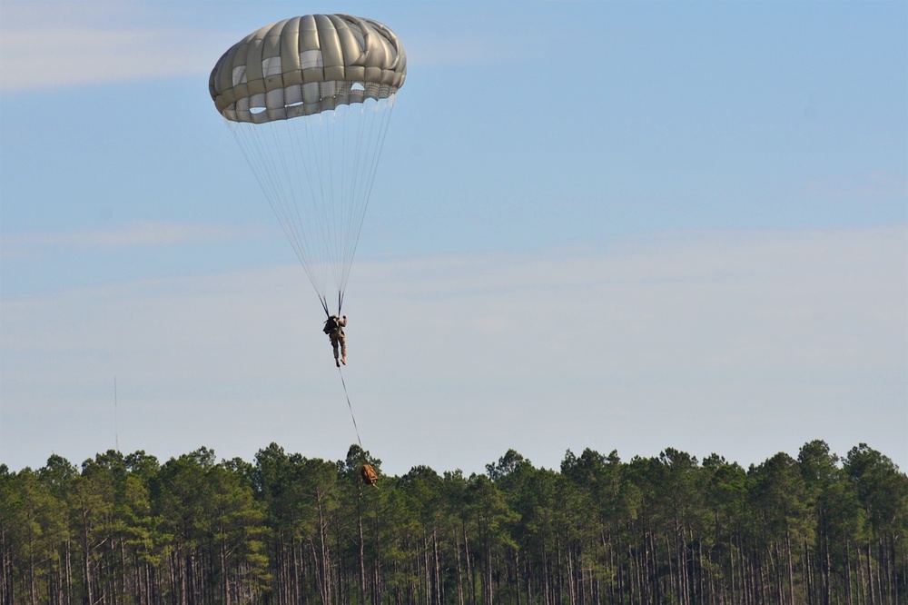 Paratroopers of B Co., 112th Signal Bn., 528th Special Operations Sustainment Brigade conducts airborne operations near Camp Lejeune.