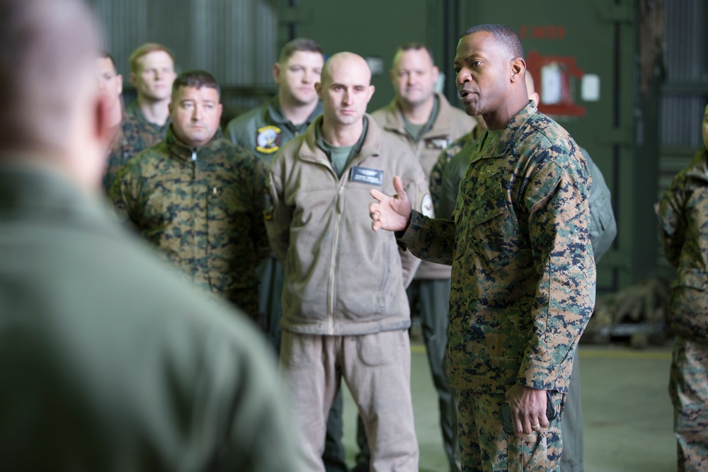 Lt. Gen. Wissler visits SPMAGTF-CR-AF