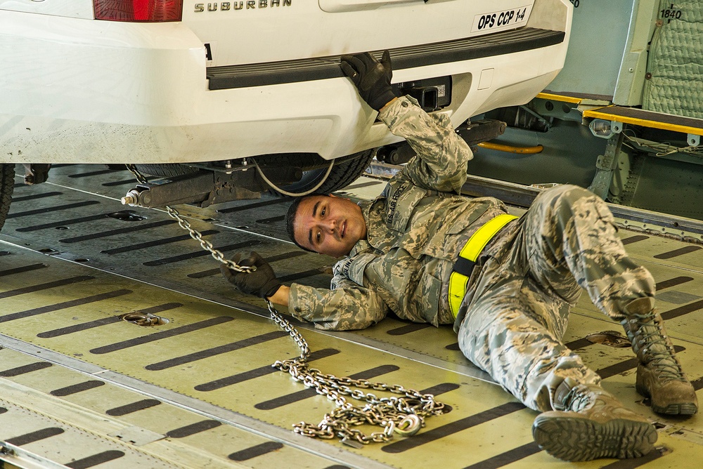 DVIDS - Images - C-5 Load Trainer [Image 2 of 3]