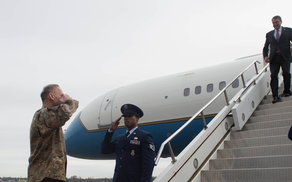 Secretary of defense visits JBLM