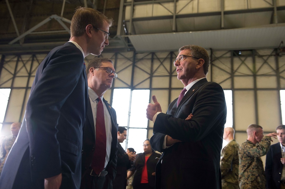 Defense secretary visits JBLM Defense secretary visits JBLM