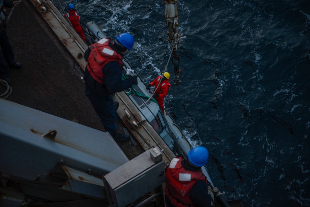 USS Fort McHenry operations