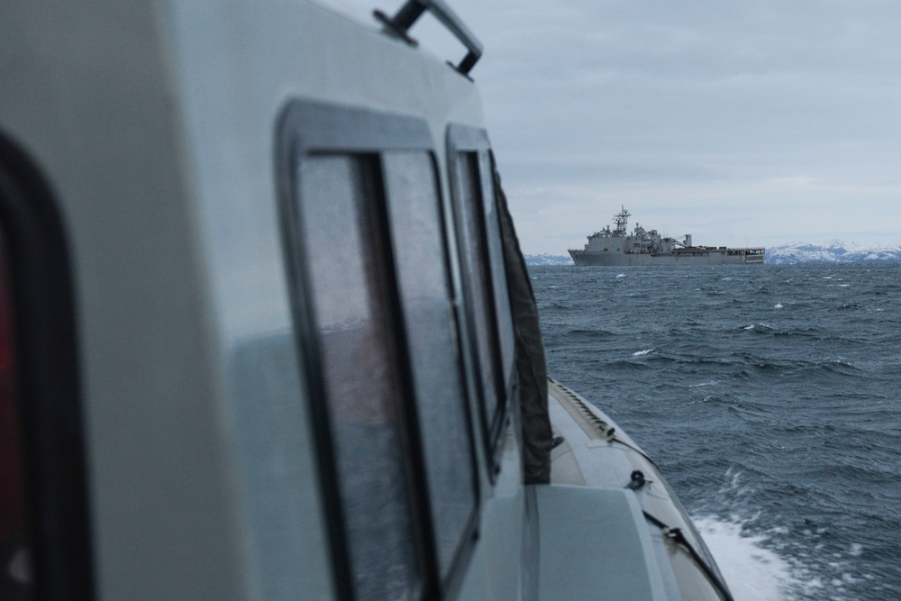 USS Fort McHenry operations