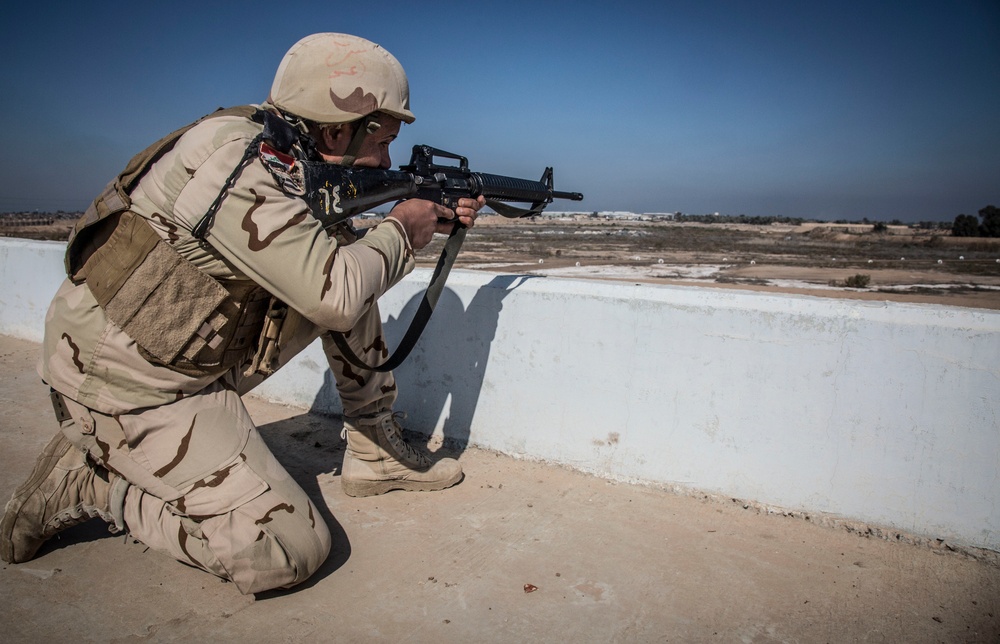 Australian Forces Train Iraqi Junior Leaders Course