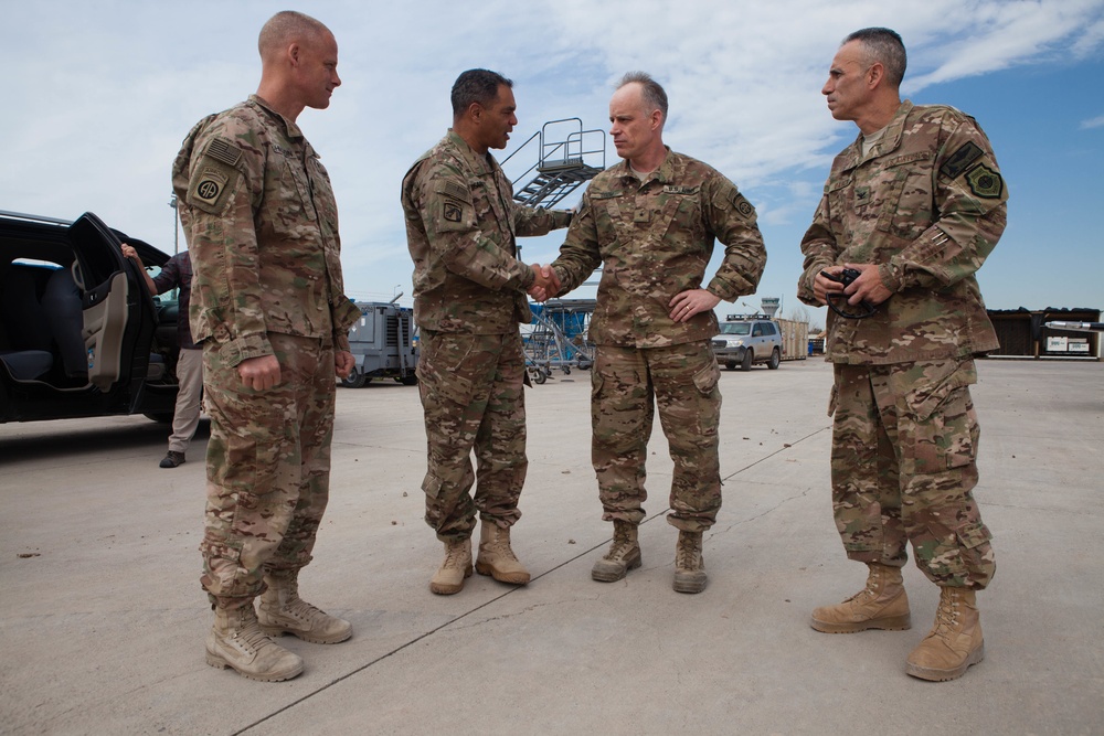 Lt. Gen. Michael Garrett, Commander, US Army Central (ARCENT), meets with Brig. Gen. Mark Odom, Deputy Commander for Operations, 82nd Airborne Division