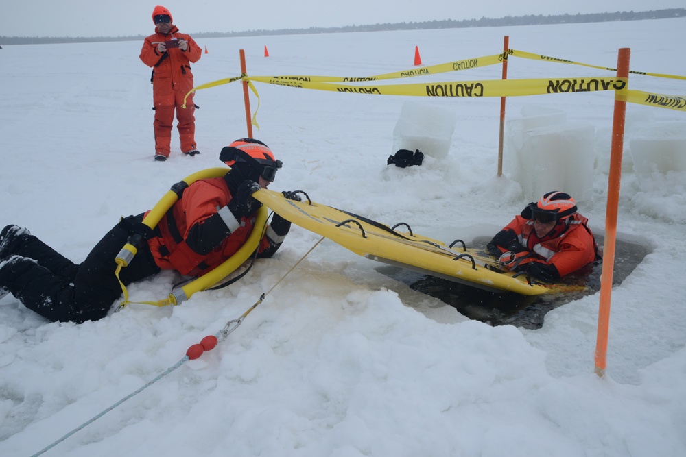 Twin Endeavor full scale ice rescue exercise