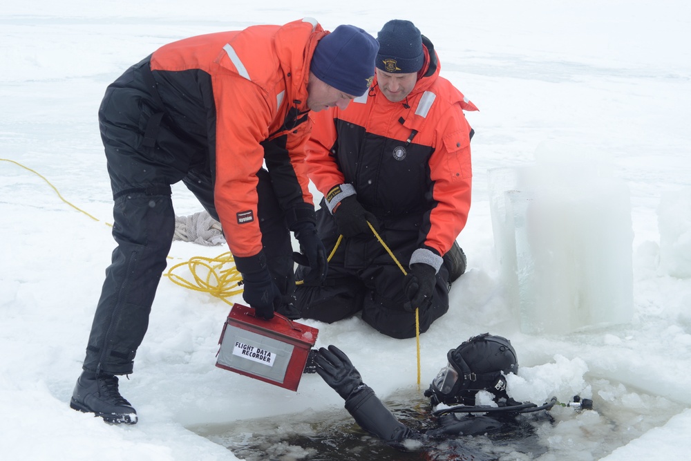 Twin Endeavor ice rescue full scale exercise