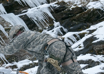Vermont National Guard Soldiers conduct mountaineering training