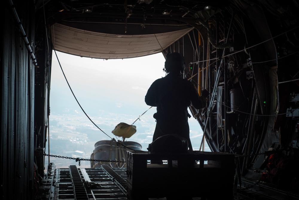 USFJ commander flies with the 36th Airlift Squadron