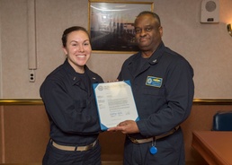 PHIBRON 4 Sailor receives Navy Peer Leadership Award