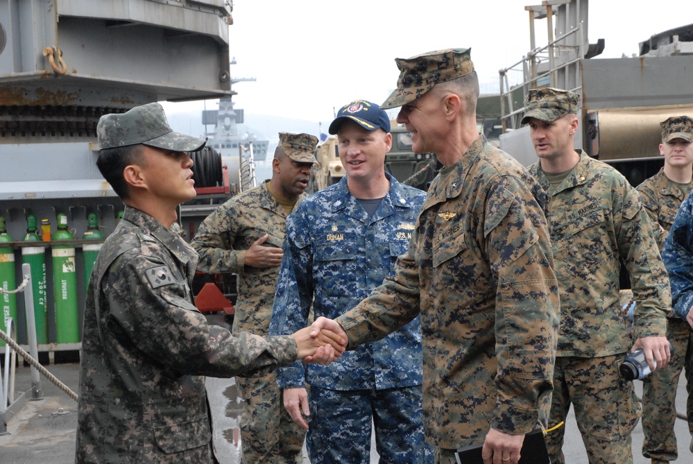 3d MEB transitions from Freedom Banner 16 into Ssang Yong 16