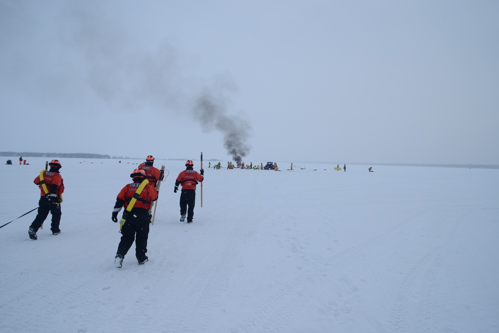 Twin Endeavor ice rescue full scale exercise