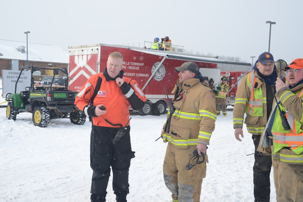 Twin Endeavor ice rescue full scale exercise