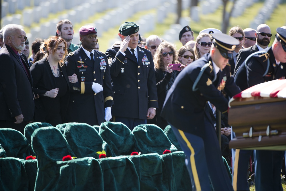 Graveside service for US Army Sgt. 1st Class Matthew Q. McClintock takes place in Section 60 of Arlington National Cemetery