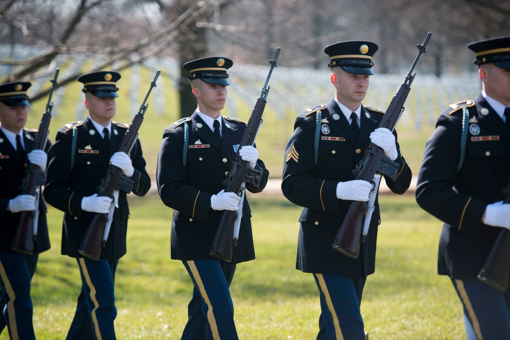 Graveside service for US Army Sgt. 1st Class Matthew Q. McClintock takes place in Section 60 of Arlington National Cemetery