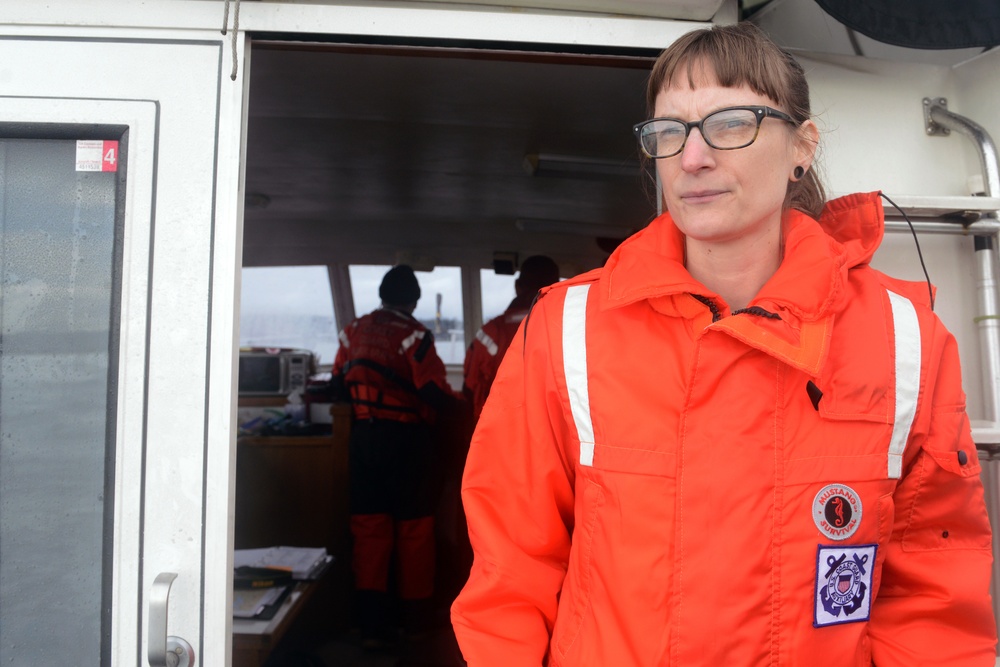 Coast Guard Auxiliary boat crew releases rehabilitated Harbor Seal pup