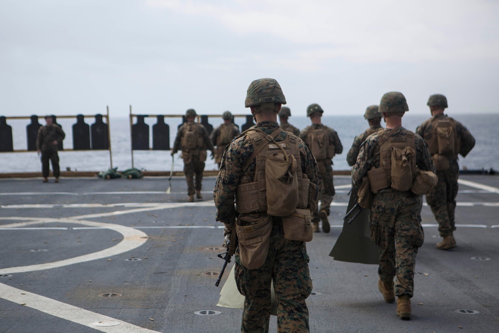 Marines conduct deck shoot aboard the Ashland