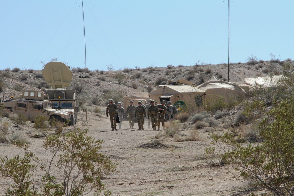 Brave Rifles experience TOC operations during NTC