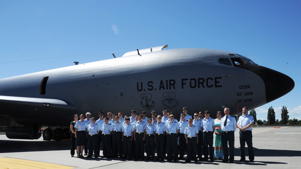 Royal Canadian Air Cadets tour USAF base