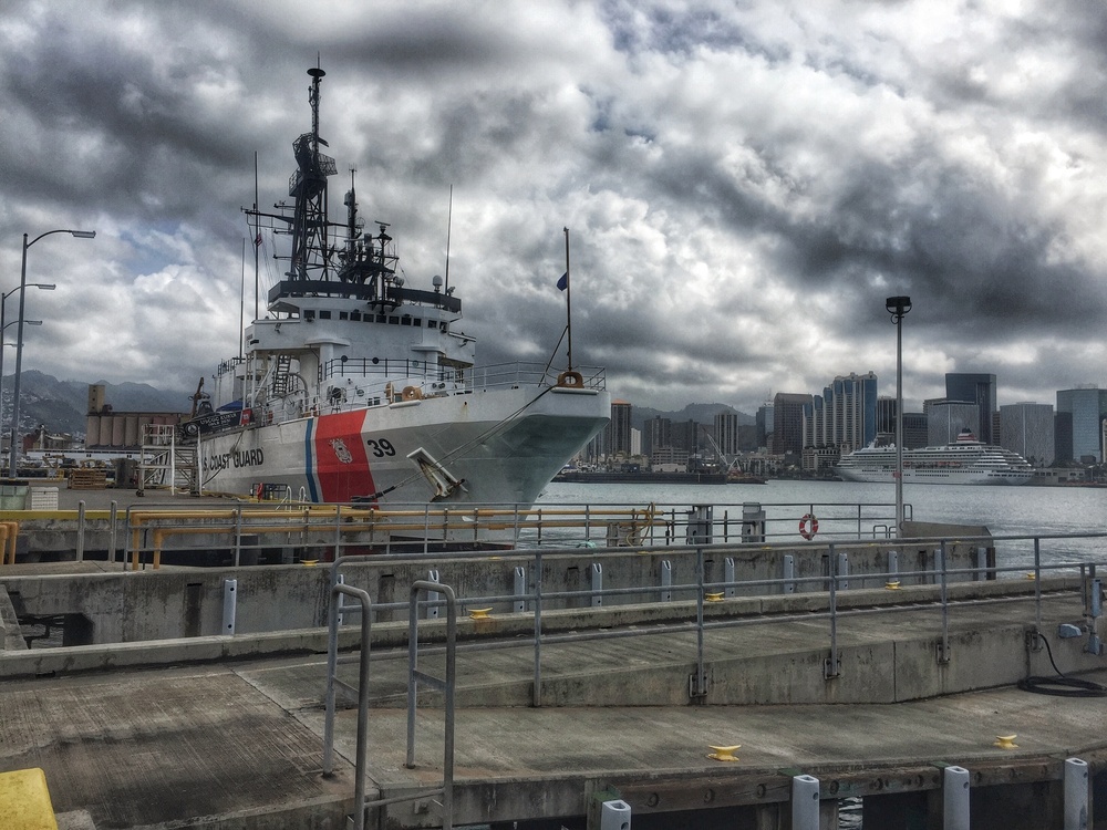 USCGC Alex Haley (WMEC 39) in Honolulu