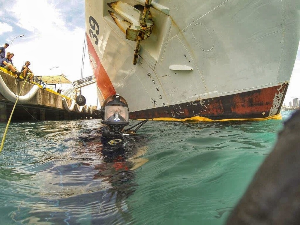 Coast Guard Regional Dive Locker Pacific inspects USCGC Alex Haley in Honolulu