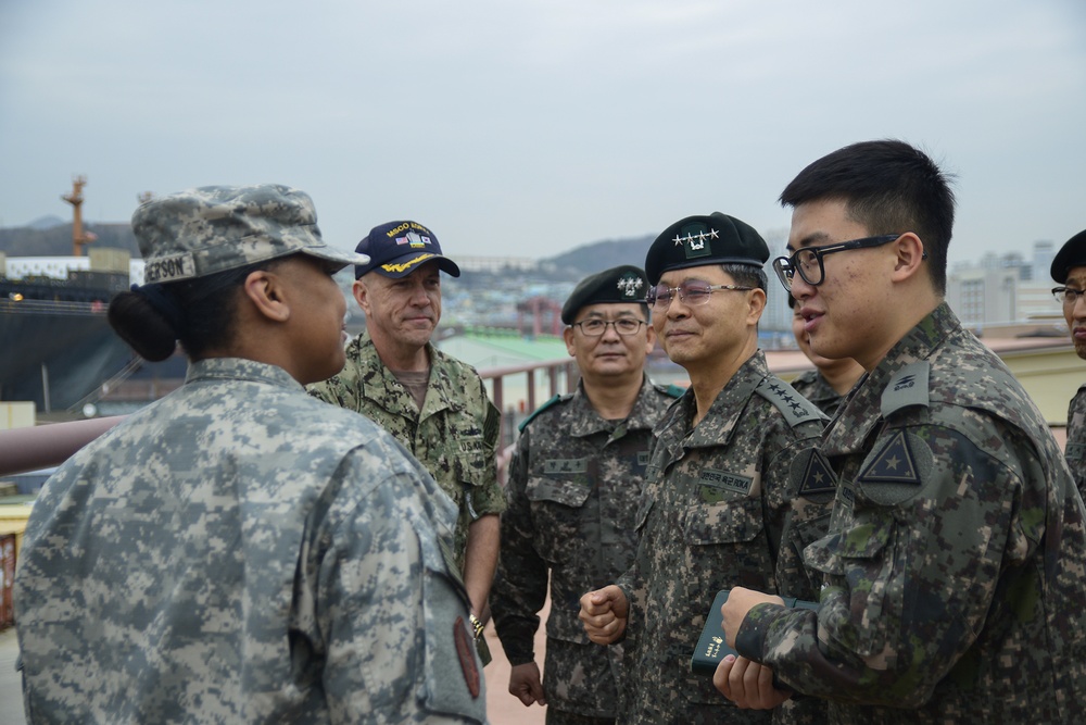 ROK army chief of staff tours Military Sealift Command Office Korea