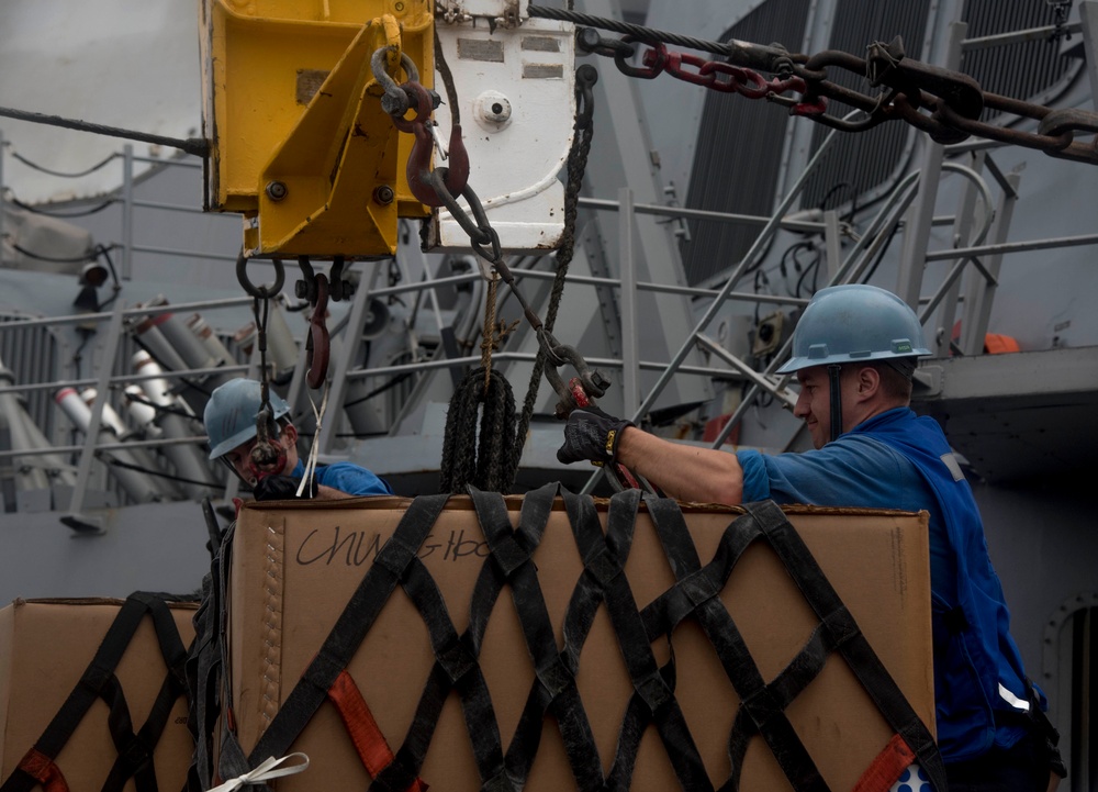 USS Chung-Hoon replenishment at sea