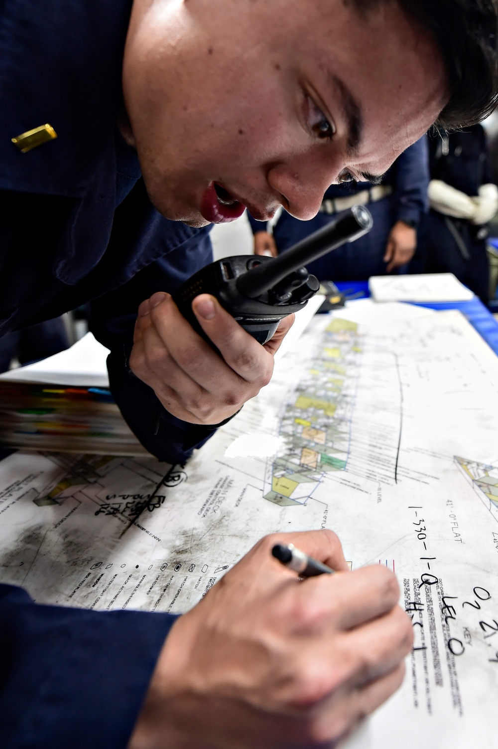 USS Carney sailor participates in drill