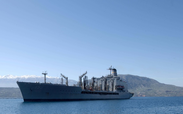 USNS Kanawha (T-AO 196) arrives in Souda Bay