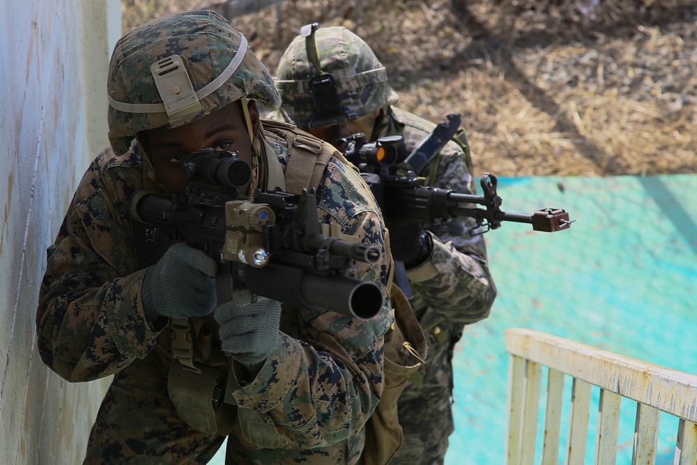 ROK and U.S. Marines swap skills in MOUT training