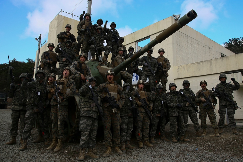 ROK and U.S. Marines swap skills in MOUT training