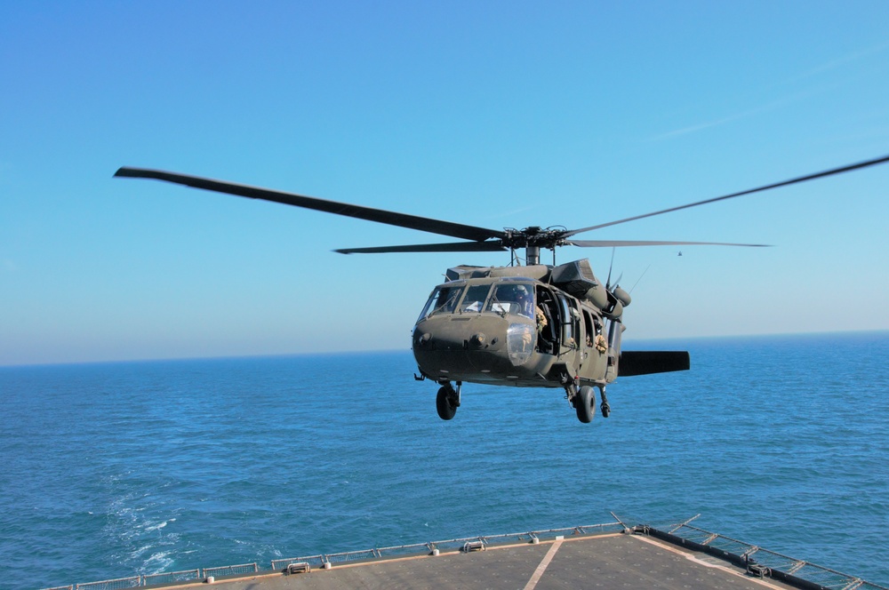 California and West Virginia Army National Guard Soldiers conduct deck landing qualifications