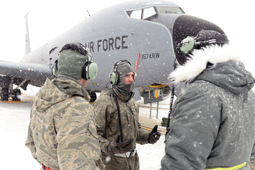 US Airmen train for mobility