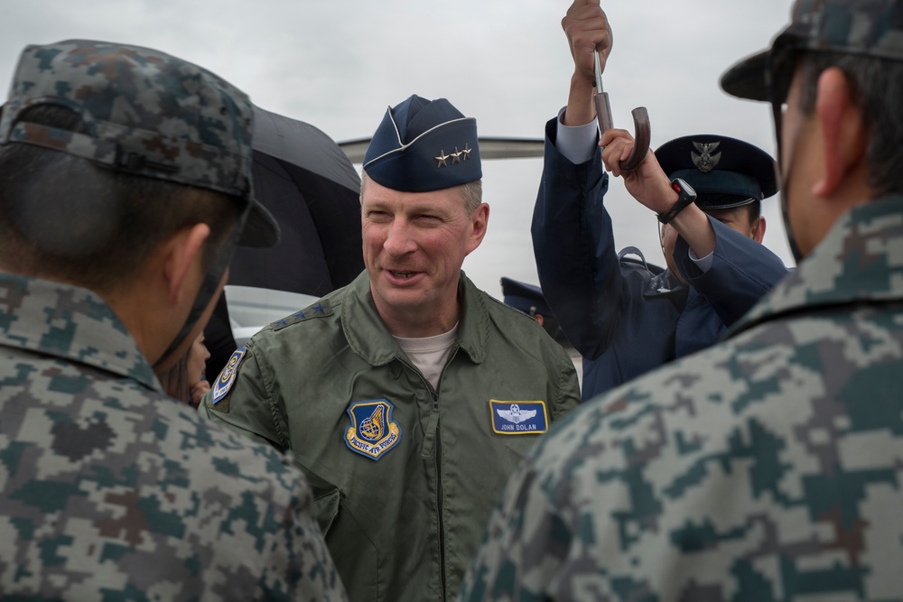 DVIDS - News - USFJ commander visits Komatsu Air Base